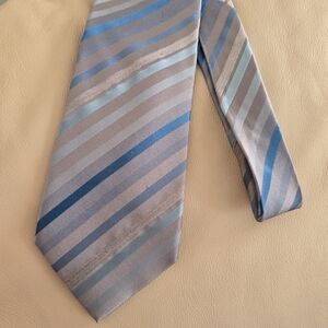 Kenneth Cole Reaction Striped Blue and Gray Silk Necktie Tie